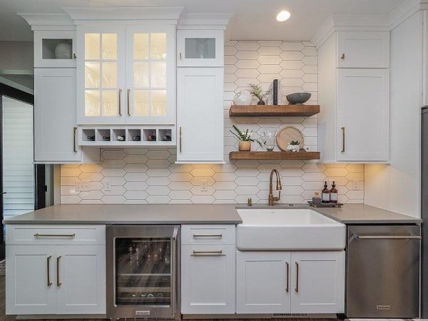 Full height backsplash Brighton Cabinetry